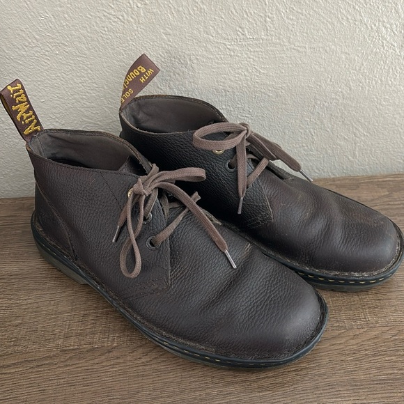 Dr Martens Docs Sussex 3 Eye Boots Chukka Leather
Dr. Martens Size 9 Brown - Picture 1 of 10
